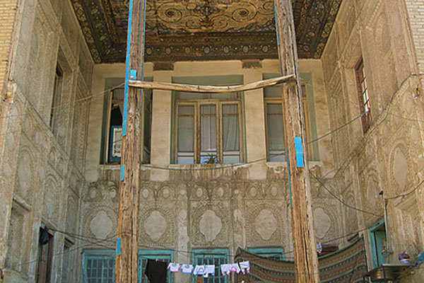 بیش از ۵۰ بنای تاریخی در دست احیا در شهر شیراز وجود دارد