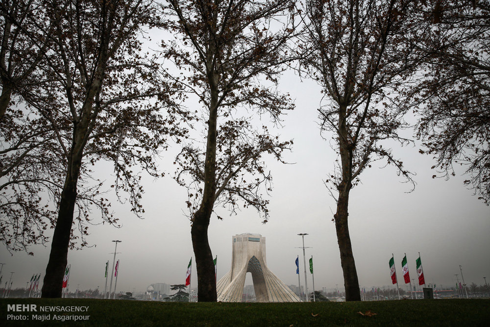 آسمان مه آلود تهران