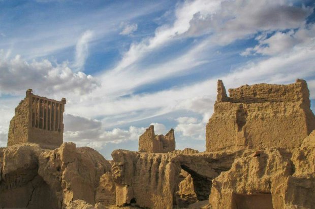 قلعه عمرانی گناباد بنایی در کویر بی توجهی/ هویتی که فراموش می شود