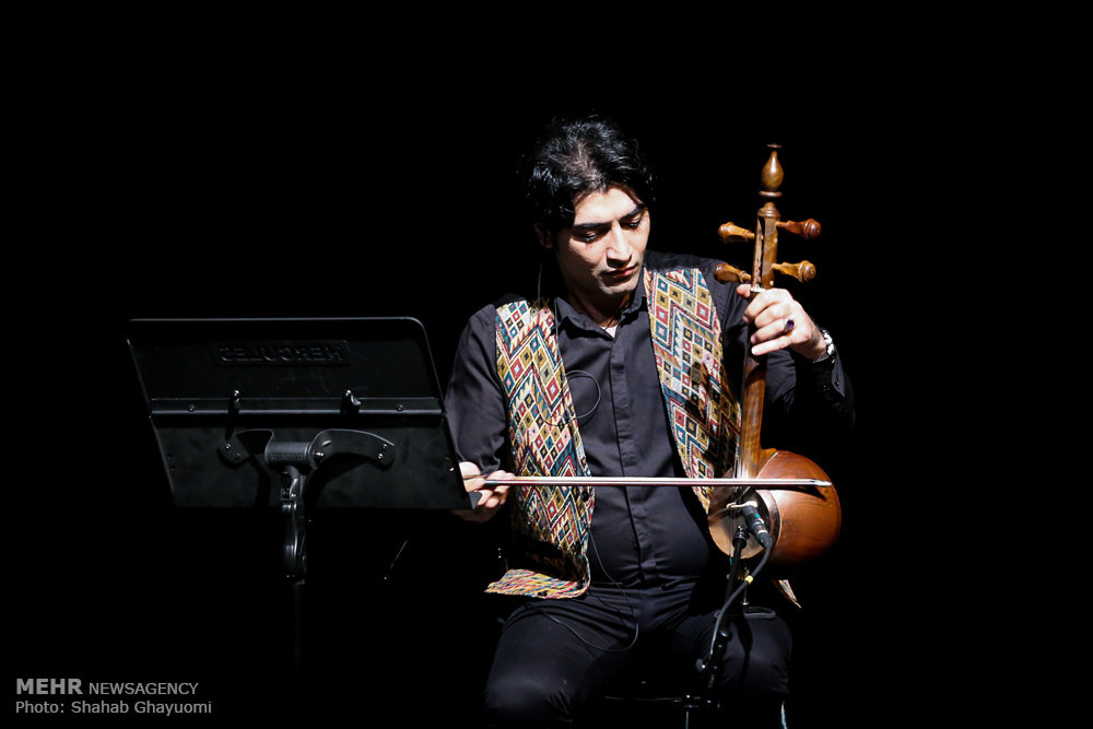 اجرای حجت اشرف زاده در ششمین روز سی و دومین جشنواره موسیقی فجر