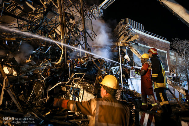 عملیات امداد و نجات حادثه دیدگان ساختمان پلاسکو
