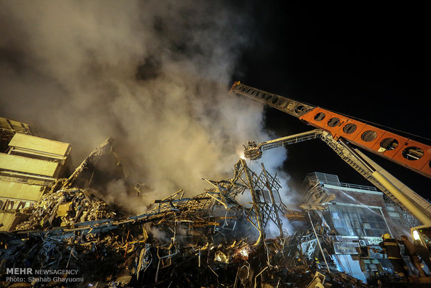عملیات امداد و نجات حادثه دیدگان ساختمان پلاسکو