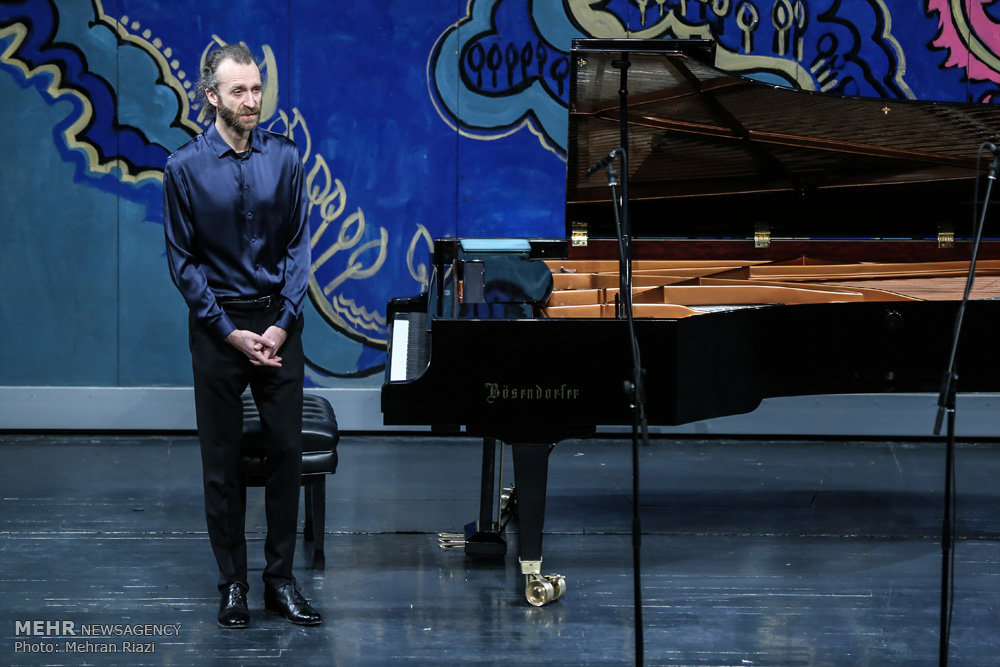 هفتمین روز سی و دومین جشنواره موسیقی فجر در تالار وحدت و رودکی