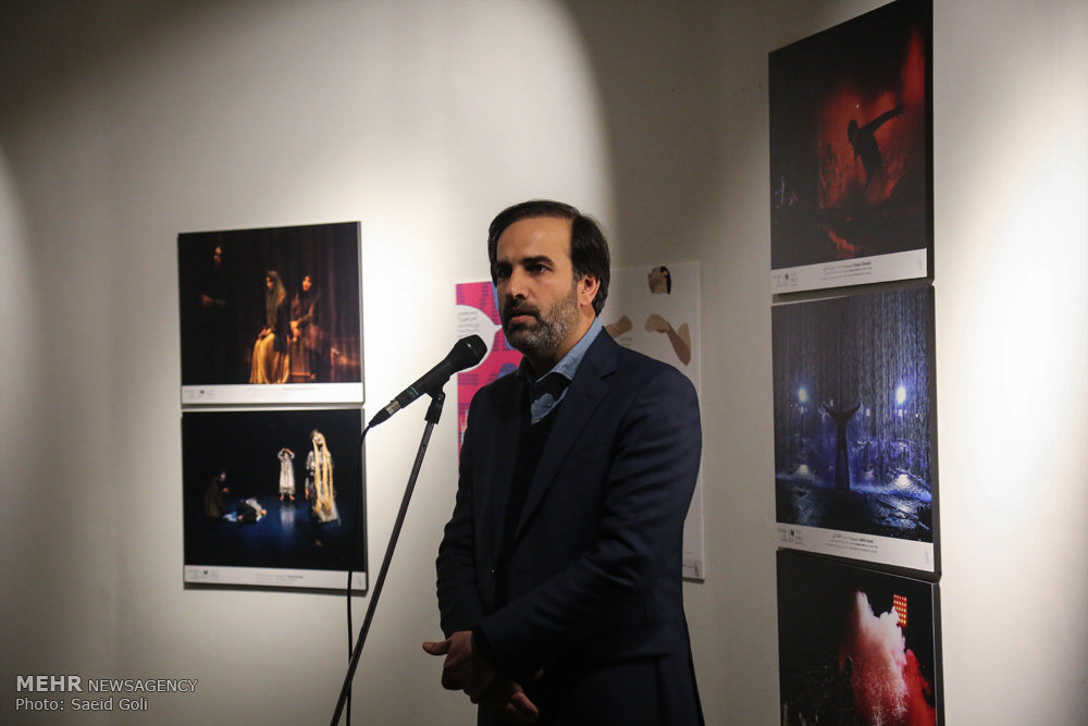 نمایشگاه هویت بصری سی و پنجمین جشنواره تئاتر فجر
