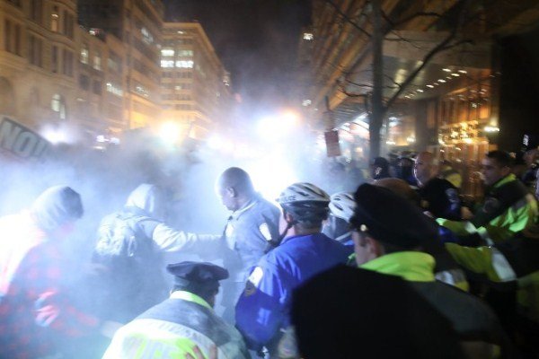 درگیری پلیس و معترضان در واشنگتن دی. سی