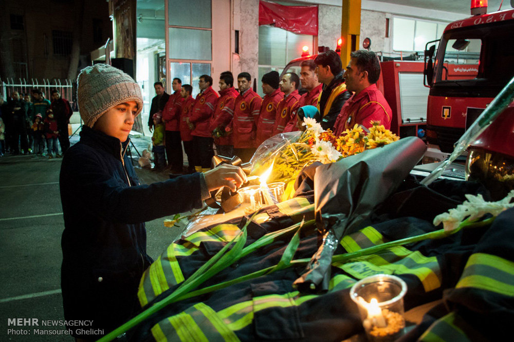 قدردانی مردم از زحمات آتش‌نشانان در شاهرود