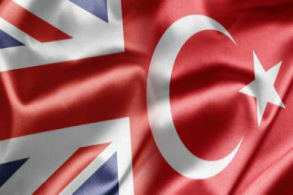 پرچم انگلیس و ترکیه