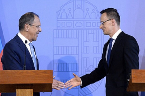 دیدار وزیر خارجه مجارستان با لاوروف