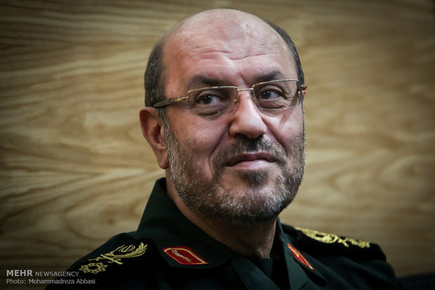 مانور نظامی غربی ها در خلیج فارس نتیجه ای نخواهد داشت حسین دهقان وزیر دفاع و پشتیبانی از نیروهای مسلح