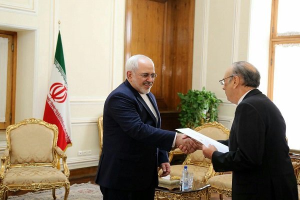 سفیر جدید پرتغال در تهران استوارنامه خود را تقدیم ظریف کرد