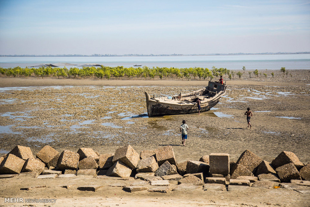 تاثیرات منفی بالا آمدن آب دریا در بنگلادش‎