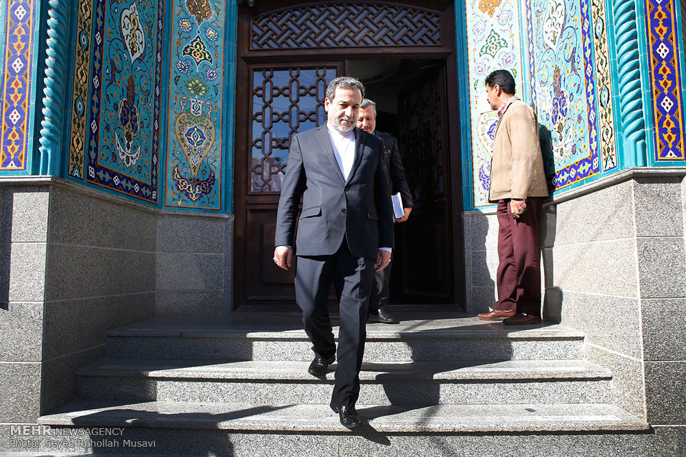 وزیر امور خارجه در صدر هیئتی عازم اردن شد وزیر امور خارجه در صدر هیئتی عازم اردن شد
