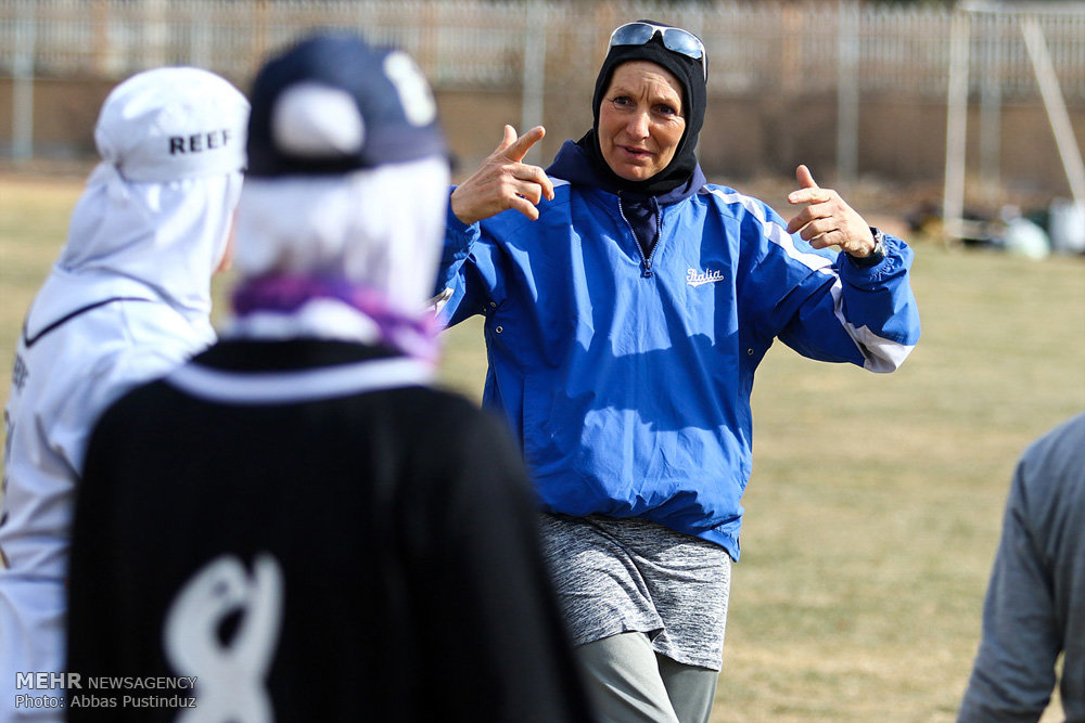 اردوی تیم ملی سافتبال بانوان کشور در اصفهان