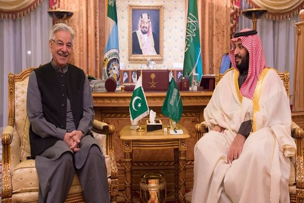 وزرای دفاع عربستان و پاکستان دیدار کردند