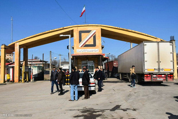 نشست  مشترک  مسئولین  گمرکات ایران و جمهوری آذربایجان  در مرز آستارا