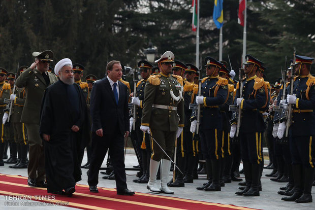 Rouhani officially welcomes Swedish PM