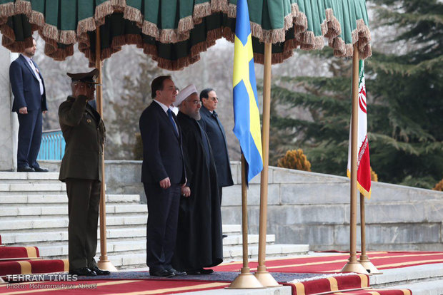 Rouhani officially welcomes Swedish PM