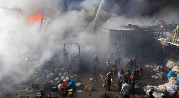 آتش سوزی و انفجار در کارگاه تریکو بافی/مرد ۵۵ ساله مصدوم شد