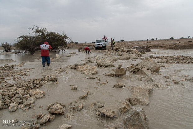 تامین امکانات هلال احمر برای یافتن مفقودین طغیان دریا در بوشهر