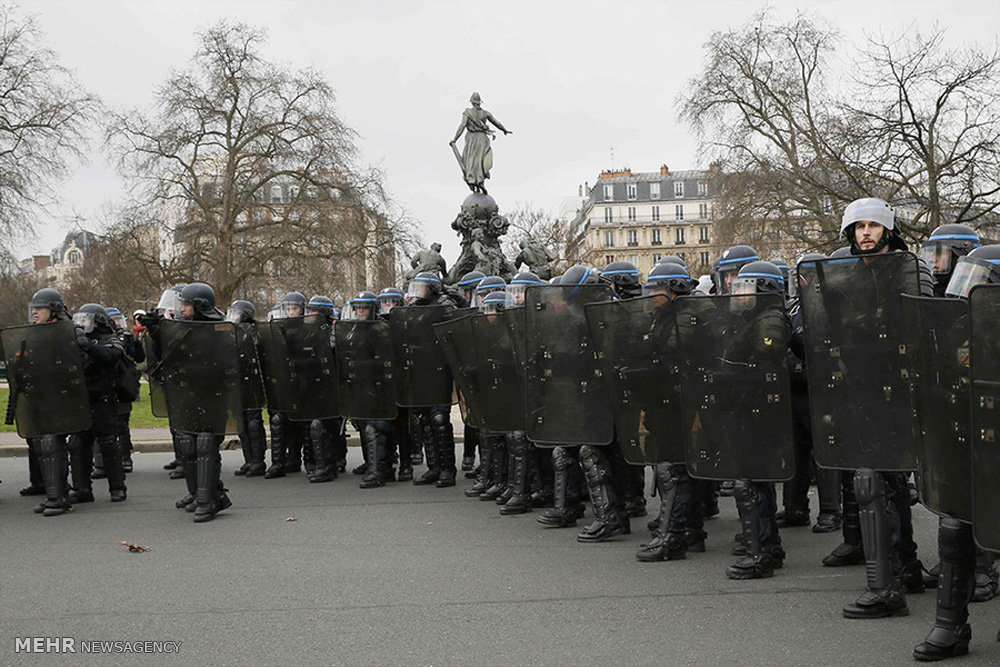 درگیری پلیس فرانسه با جوانان معترض‎
