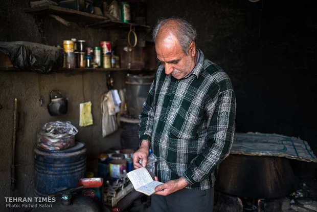 Traditional dyer caters to rug weaving workshops