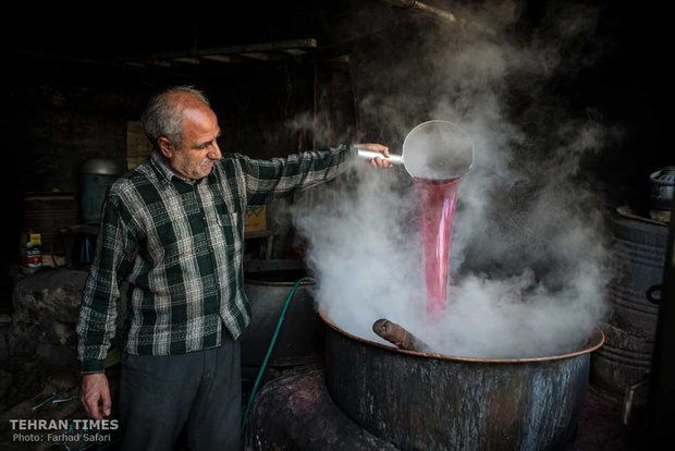 Traditional dyer caters to rug weaving workshops