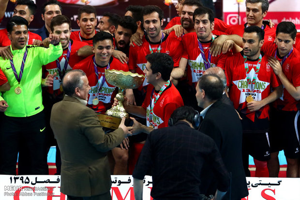 منصوری: انتخاب افرادی که جام قهرمانی فوتسال را دادند معنادار بود