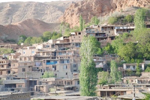 رویین؛ برترین روستای پلکانی ایران/پله‌پله تا شکوفه‌های سیب