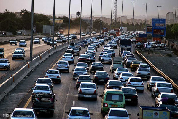 ترافیک در آزادراه کرج محدوده امامزاده طاهر سنگین است