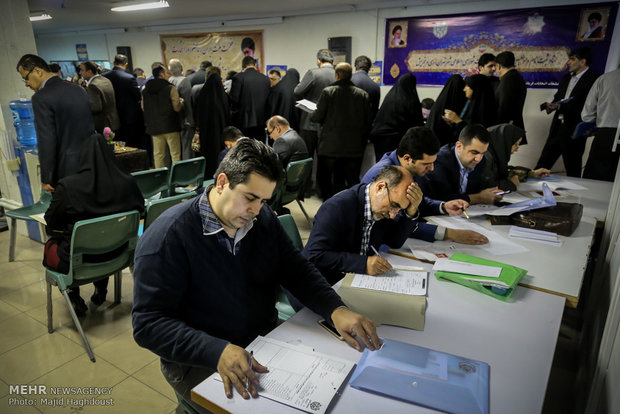 ثبت نام ۱۶۳۷۵ نفر در اولین روز ثبت نام انتخابات شوارها