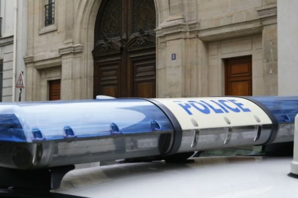 چین به عملکرد پلیس فرانسه اعتراض کرد