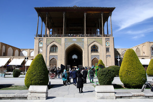 حضور گردشگران در اماکن دیدنی اصفهان در ایام نوروز