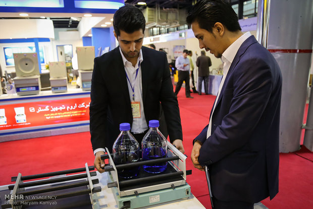 افتتاح نمایشگاه تجهیزات و مواد آزمایشگاهی ساخت ایران