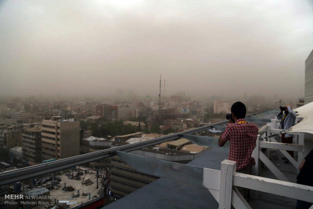 وزش باد شدید و طوفان در تهران