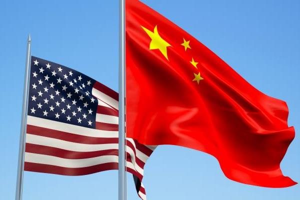 پرچم آمریکا و چین