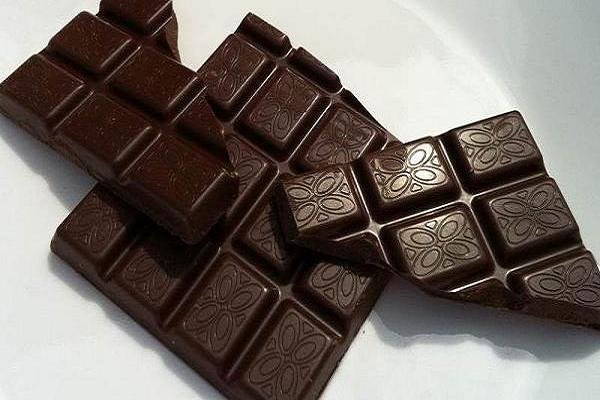 شکلات تلخ عوارض افزایش سن را کاهش می دهد