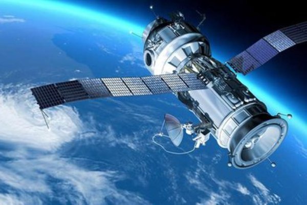 سه ماهواره ایرانی درنوبت پرتاب/ اعزام انسان به فضا متوقف شد