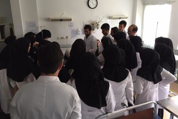 گلایه دانشجویان علوم پزشکی دانشگاه آزاد شاهرود از کیفیت آموزشی
