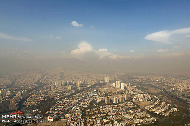 هوای تهران ناسالم است/ شاخص آلودگی ۱۲۸