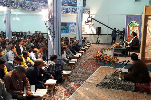 محفل ۱۰ سالهای که الگو شد/ کودکانی که پای درس قرآن قد میکشند