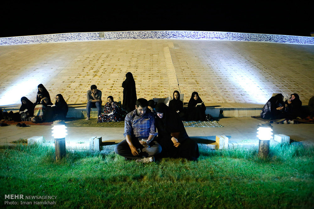 مراسم احیای شب نوزدهم ماه رمضان در باغ موزه دفاع مقدس همدان