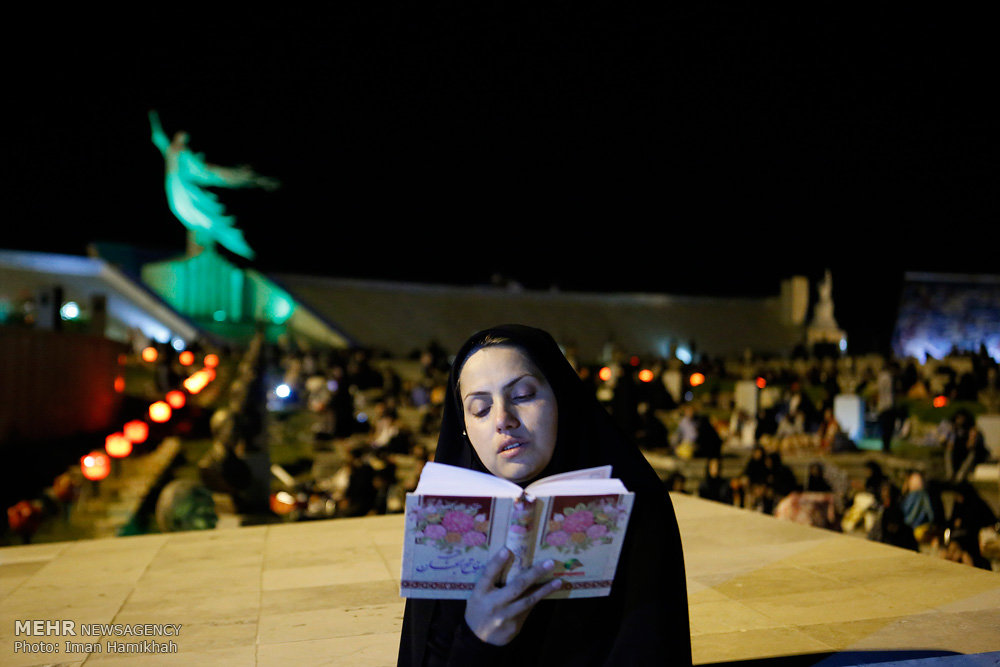 مراسم احیای شب نوزدهم ماه رمضان در باغ موزه دفاع مقدس همدان