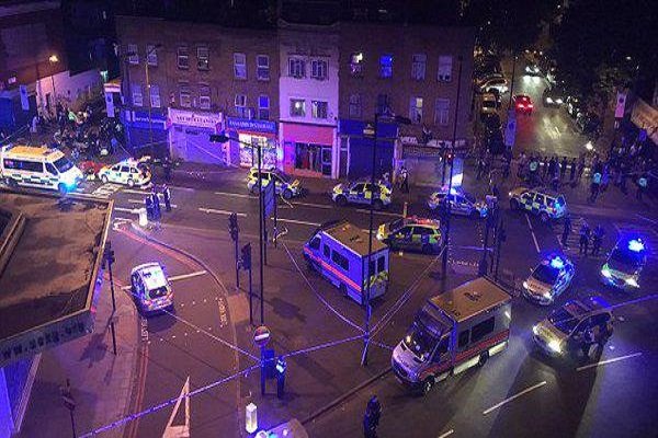 حمله یک خودروی ون به مسلمانان در لندن