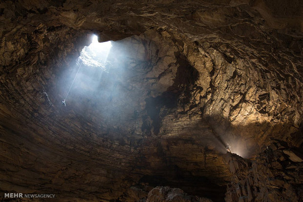 غار اسپهبد خورشید در معرض آسیب معادن است/ پایش ۴۹ غار