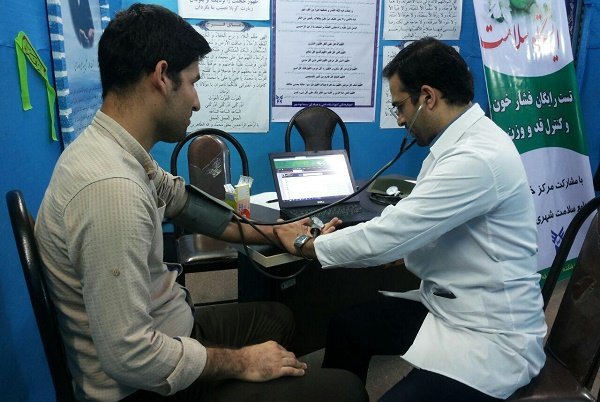 برپایی ایستگاه سلامت به‌مناسبت ماه مبارک رمضان در بوشهر