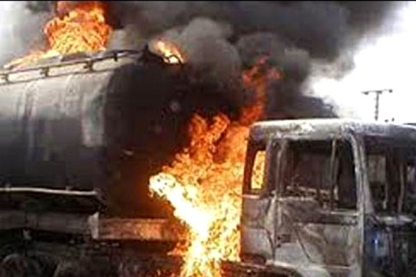 واژگونی و انفجار تانکر نفت در پاکستان