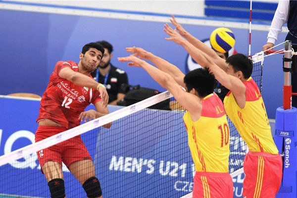 دیدار تیم های والیبال جوانان ایران و چین