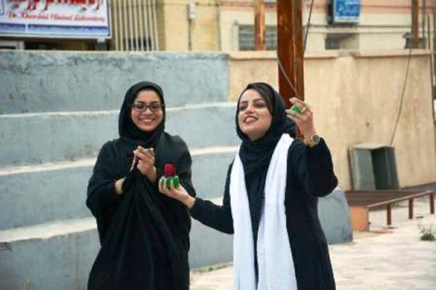نمایش خیابانی «انتخاب» از فسا راهی مریوان شد تئاتر انتخاب از فسا