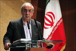 نمیشود هم کار کرد هم فحش خورد/ دست و پای ما را نبندید نمیشود هم کار کرد هم فحش خورد/ دست و پای ما را نبندید