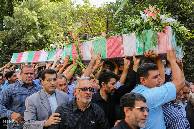 مراسم تشییع پیکر دو شهید گمنام در هادیشهر 